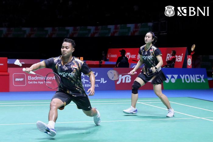 Ganda campuran Indonesia, Rehan Naufal Kusharjanto/Lisa Ayu Kusumawati, saat tampil pada babak kedua Japan Open 2024 di Kanagawa, Jepang, 22 Agustus 2024.