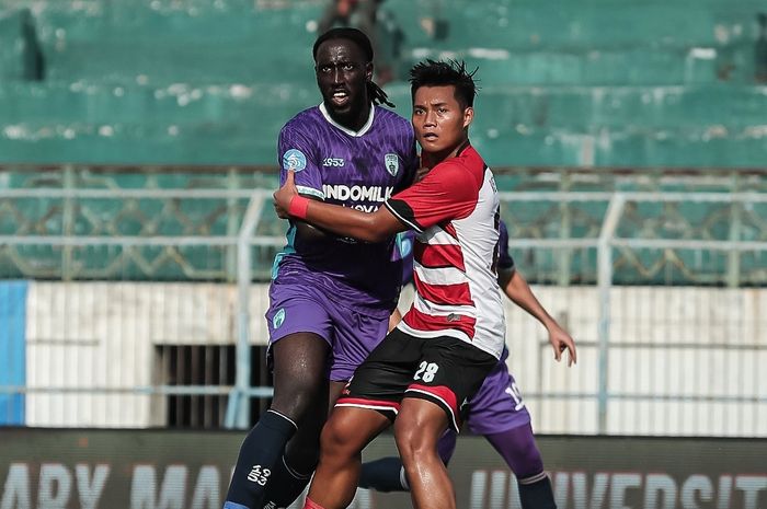 Suasana pertandingan antara Madura United vs Persita pada laga pekan ketiga Liga 1 2024-2025 di Stadion Bangkalan, Madura, Sabtu (24/8/2024).