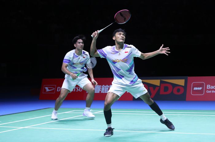 Pasangan ganda putra Indonesia, Muhammad Shohibul Fikri/Daniel Marthin, pada babak semifinal Japan Open 2024 di Yokohama Arena, Sabtu (24/8/2024).