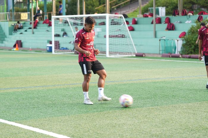 Toni Firmansyah saat menjalani sesi latihan bersama timnas U-20 Indonesia.