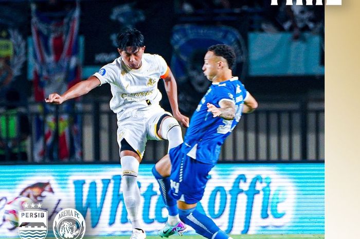 Suasana pertandingan antara Persib vs Arema FC pada laga pekan ketiga Liga 1 2024-2025 di Stadion Si Jalak Harupat, Bandung, Minggu (25/8/2024).