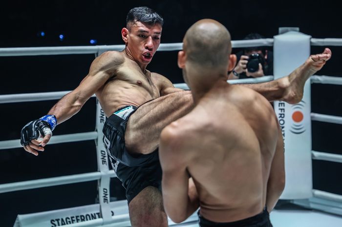 Jagoan Muay Thai ONE Championship asal Meksiko, Josue Cruz.