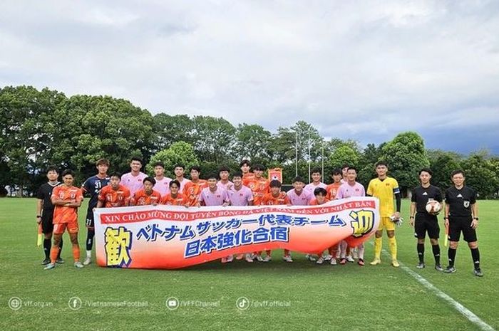 Timnas U-20 Vietnam melakoni laga uji coba melawan tim junior Ehime FC di Jepang, Minggu (25/8/2024).