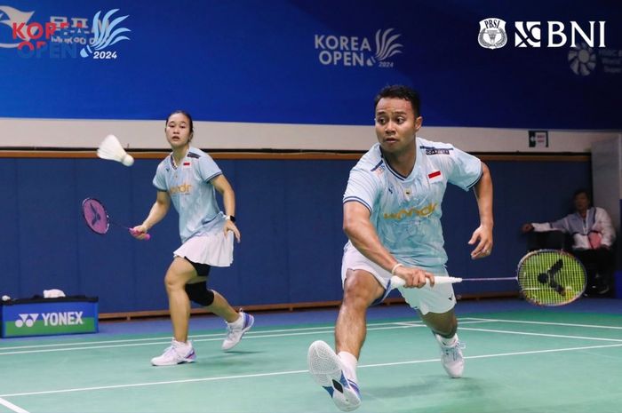 Ganda campuran Indonesia, Rehan Naufal Kusharjanto/Lisa Ayu Kusumawati, saat tampil pada babak pertama Korea Open 2024 di Mokpo Indoor Stadium, Seoul, Korea Selatan, 28 Agustus 2024.