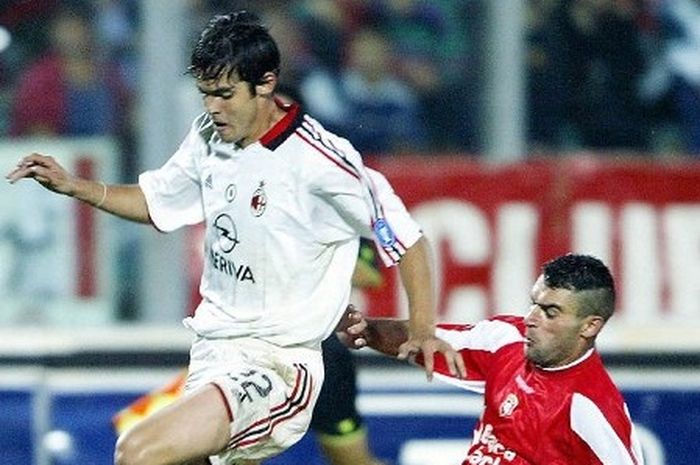 Kaka melakukan debutnya bersama AC Milan dalam laga Liga Italia melawan Ancona, 1 September 2003.