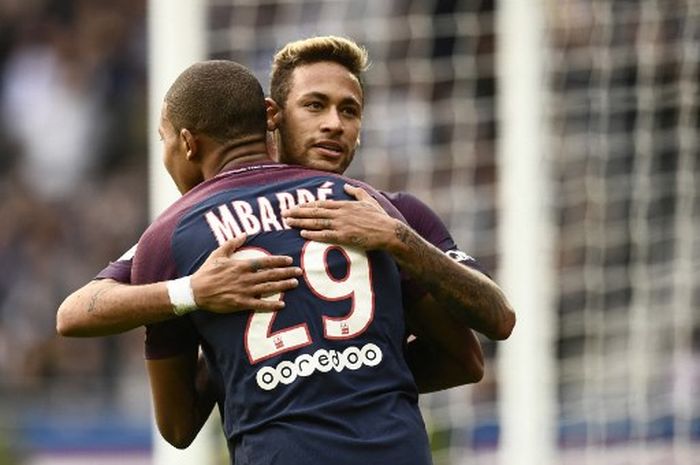 Kylian Mbappe dan Neymar direkrut PSG pada musim panas 2017 dengan total harga 402 juta euro atau sekitar 7 triliun rupiah.