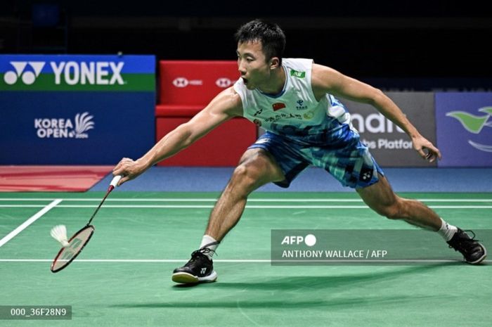 Tunggal putra China, Lu Guang Zu saat tampil pada semifinal Korea Open 2024 di Mokpo Indoor Stadium, Mokpo, Korea Selatan pada Sabtu (31/8/2024).