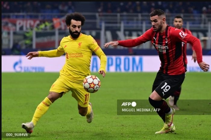 Mohamed Salah (kiri) dan Theo Hernandez akan kembali bertemu saat AC Milan menghadapi Liverpool yang membuka sajian big match pada jadwal Liga Champions 2024-2025.