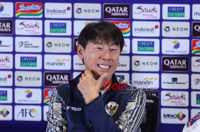 Pelatih timnas Indonesia, Shin Tae-yong, saat menghadiri sesi jumpa pers di Media Center Stadion Utama Gelora Bung Karno, Senayan, Jakarta, Senin (9/9/2024).