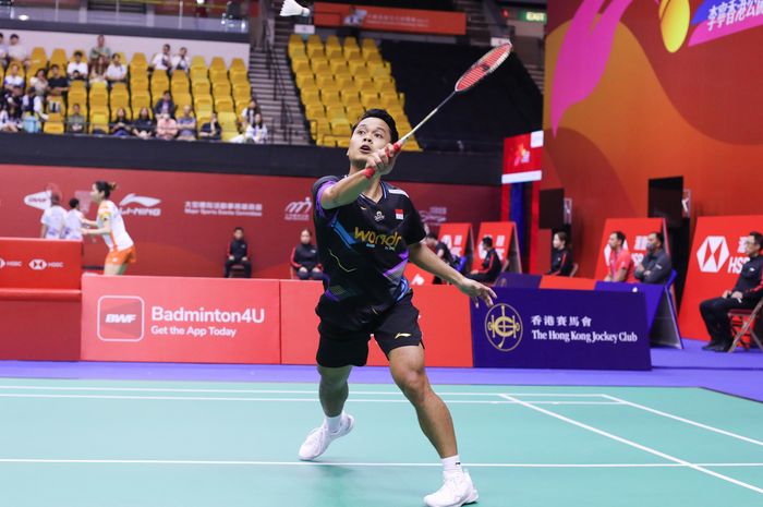 Tunggal putra Indonesia, Anthony Sinisuka Ginting, saat tampil pada babak kedua Hong Kong Open 2024 di Hong Kong Coliseum, Kowloon, Hong Kong, 12 September 2024. 