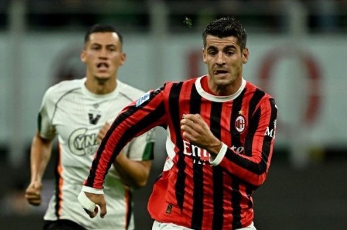 Kemenangan atas klubnya Jay Idzes, Venezia, menjadi modal berharga buat AC Milan untuk menghadapi dua laga berat kontra Liverpool dan Inter Milan.