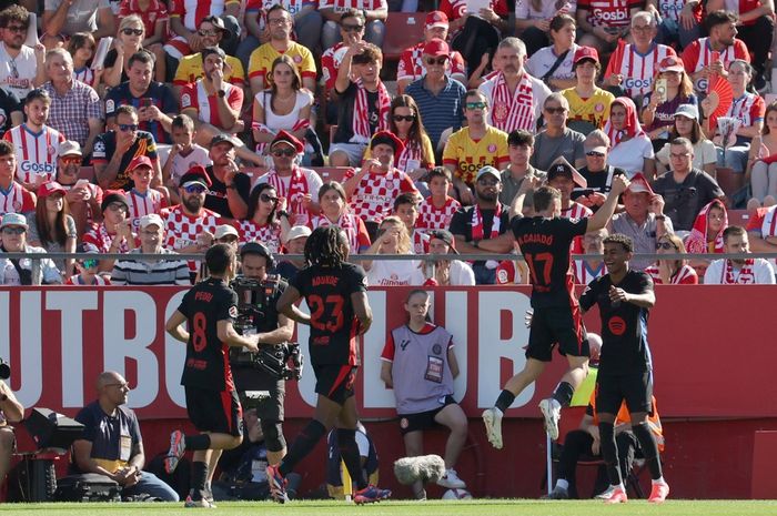 Winger Barcelona, Lamine Yamal (paling kanan), merayakan gol ke gawang Girona pada laga pekan ke-4 Liga Spanyol di Stadion Montolivi, Minggu (15/9/2024).