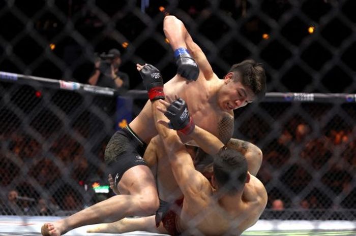 Jagoan Cile, Ignacio Bahamondes, mengalahkan petarung Meksiko, Manuel Torres, di UFC 306 pada Minggu (15/9/2024) WIB di Sphere, Las Vegas.