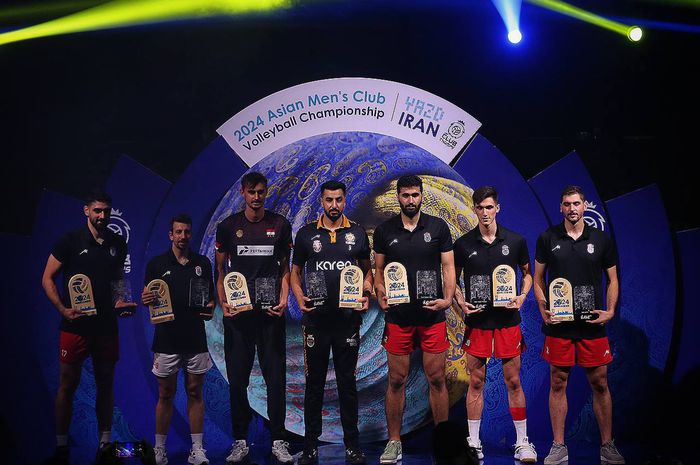 Penerima penghargaan individu pada AVC Club Championship 2024 di Shahediyeh Indoor Stadium, Yazd, Iran, Minggu (15/9/2024).