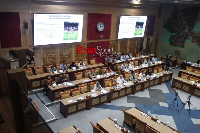 Suasana sidang permohonan kewarganegaraaan Mees Hilgers dan Eliano Reijnders di Ruang Rapat Komisi X DPR RI, Senayan, Jakarta, Selasa (17/9/2024).