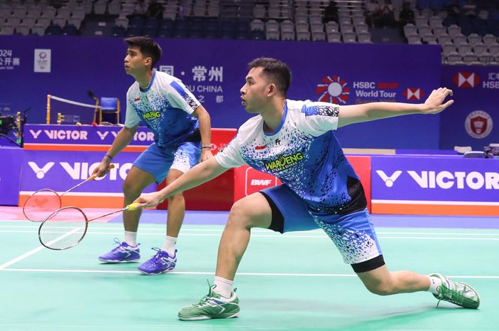 Pasangan ganda putra Indonesia, Sabar Karyaman Gutama/Moh Reza Pahlevi Isfahani, pada babak pertama China Open 2024 di Olympic Sports Center Gymnasium, Changzhou, China, Rabu (18/9/2024).