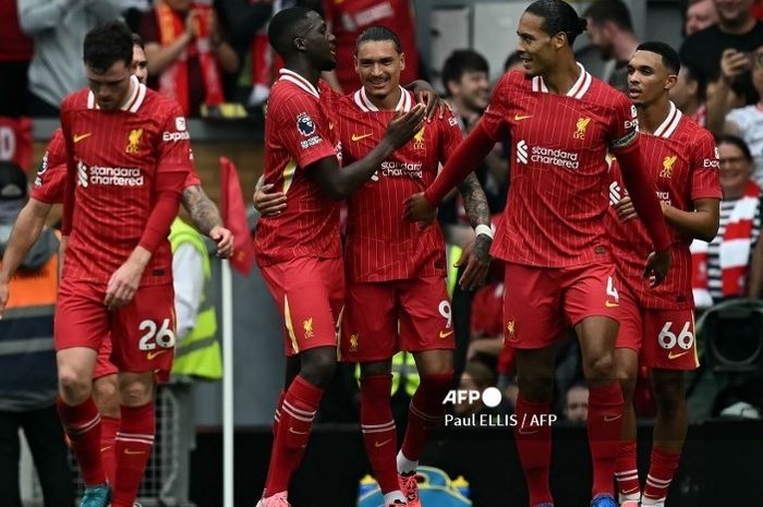 Liverpool sukses memetik kemenangan telak atas Bournemouth dan membuat mereka memuncaki klasemen sementara Liga Inggris 2024-2025.