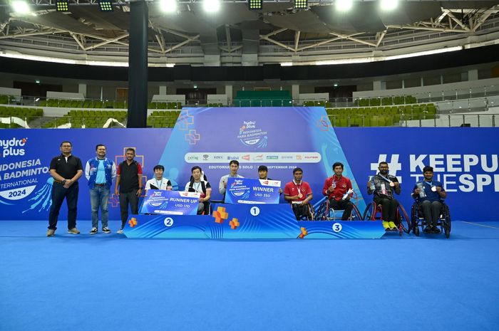 Keran kemenangan tim Indonesia dibuka oleh Ganda Campuran SL 3 &ndash; SU 5, Hikmat Ramdani/Leani Ratri Oktila bertemu dengan pasangan Indonesia lainnya, Fredy Setiawan/Khalimatus Sadiyah pada babak final HYDROPLUS Indonesia Para Badminton International 2024 yang diselenggarakan di Edutorium Universitas M