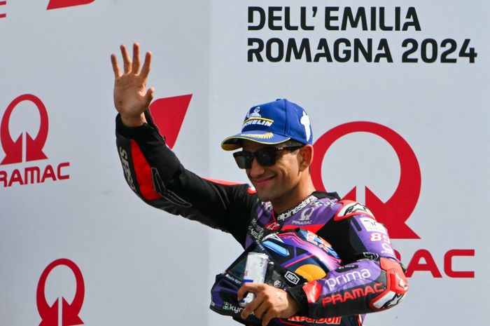 Pembalap Pramac, Jorge Martin, di podium kedua MotoGP Emilia Romagna 2024 di Sirkuit Misano, Minggu (22/9/2024).