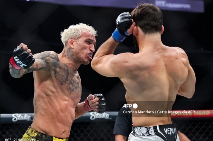 Korban Islam Makhachev, Charles Oliveira menguak satu pencapaian yang akan membuat kariernya di UFC sempurna.
