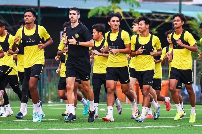 Timnas U-20 Malaysia menjalani latihan sebagai persiapan menghadapi Timnas Korea Utara di laga Grup E Kualifikasi Piala Asia U-20 2025.