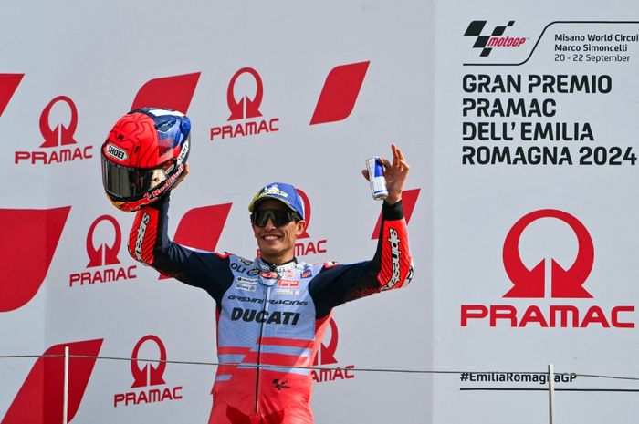 Pembalap Gresini, Marc Marquez, merayakan podium ketiga MotoGP Emilia Romagna 2024 di Sirkuit Misano, Minggu (22/9/2024).