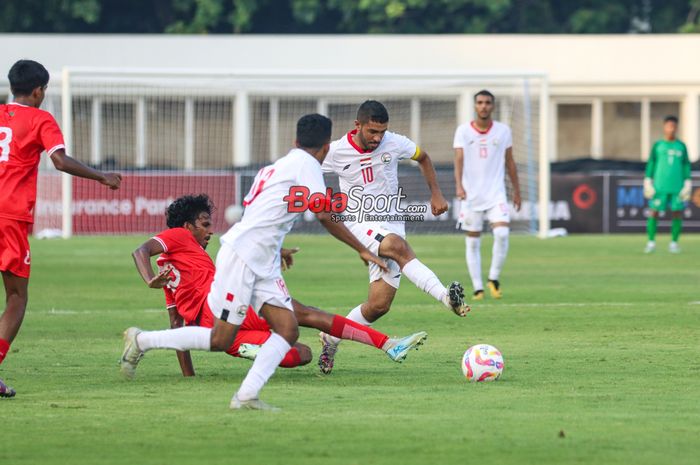 Suasana laga babak enyisihan grup F Kualifikasi Piala Asia U-20 2025 antara timnas U-20 Maladewa versus timnas U-20 Yaman di Stadion Madya, Senayan, Jakarta, Jumat (27/9/2024) siang.