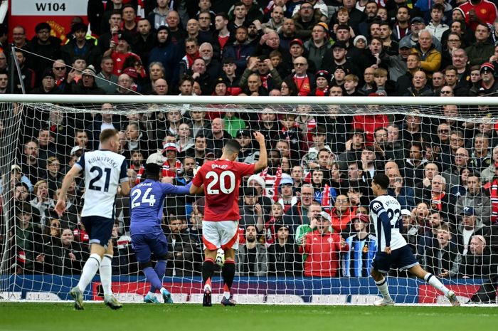 Tottenham Hotspur berhasil mengalahkan Manchester United pada matchweek 6 Liga Inggris 2024-2025 di Stadion Old Trafford, Minggu (29/9/2024).