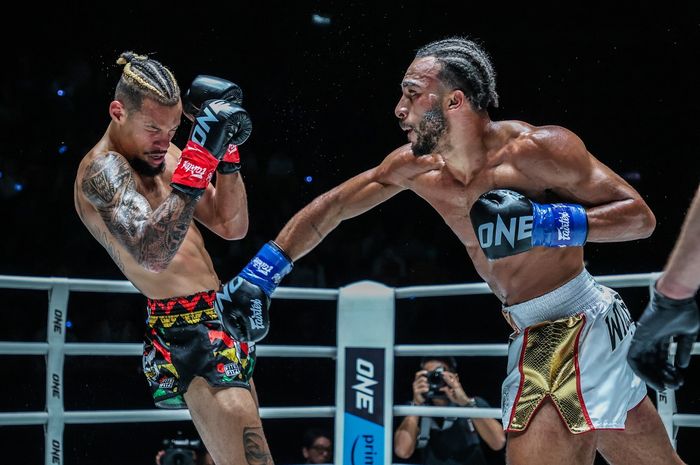 Bakal berduel ulang di ONE Fight Night 25 pada Sabtu (5/10/2024) di Bangkok, Alexis Nicolas (kanan) ingin menang KO atas Regian Eersel setelah sebelumnya cuma unggul lewat poin.