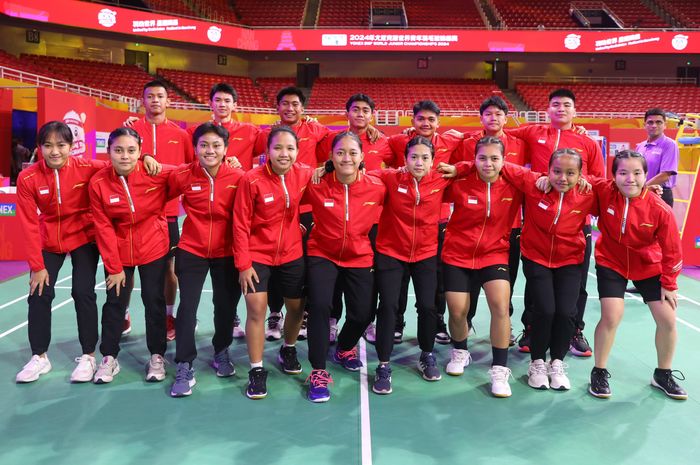 Tim bulu tangkis Indonesia pada Kejuaraan Dunia Junior 2024  di Nanchang International Sports Center, Nangchang, China, Senin (30/9/2024).