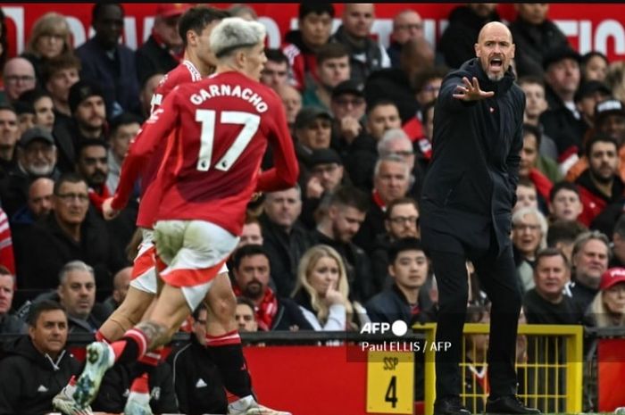 Revolusi Man United yang memecat Erik ten Hag (kanan) memicu rentetan PHK terhadap para pelatih Liga Inggris musim ini.