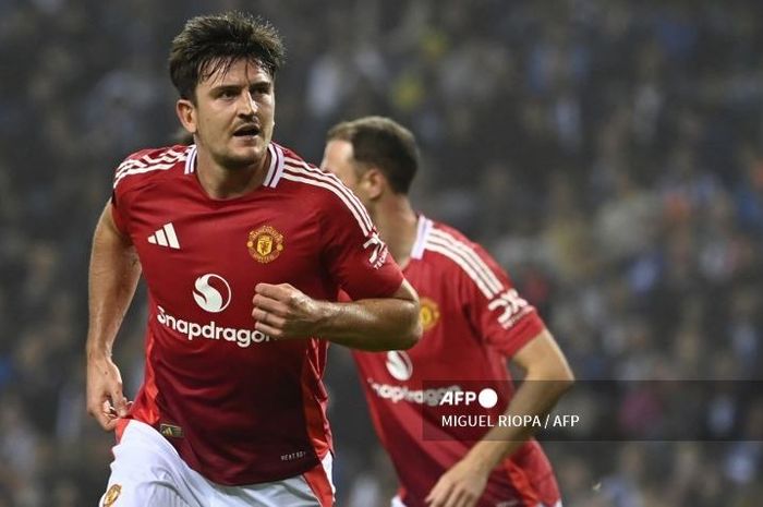 Bek Manchester United Harry Maguire mencetak gol di menit akhir untuk membuat pertandingan berakhir imbang 3-3 melawan Porto di Liga Europa, Jumat (4/10/2024) dini hari WIB.