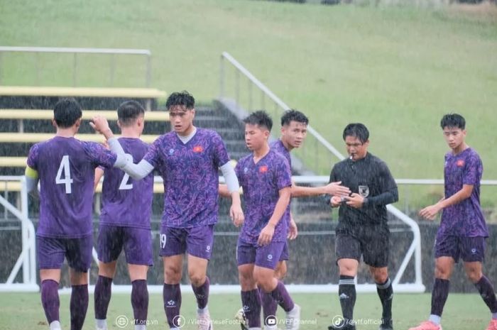 Timnas U-17 Vietnam menang 7-0 atas tim Jepang dalam laga uji coba jelang Kualifikasi Piala Asia U-17 2025.