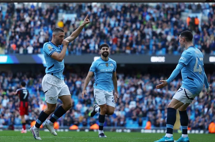 Hasil Liga Inggris menampilkan tim-tim peringkat tiga besar yang panen raya hingga papan atas klasemen menjadi penuh sesak.