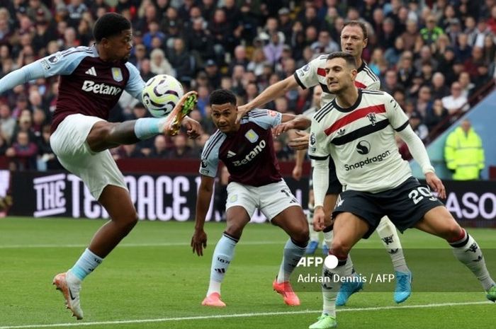 Erik ten Hag malah bangga usai Man United ditahan imbang Aston Villa.