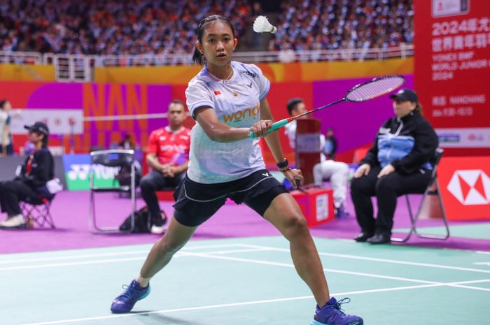 Pebulu tangkis tunggal putri Indonesia, Kavitha Nadjwa Aulia, pada babak 32 besar Kejuaraan Dunis Junior 2024 di Nanchang International Sports Center Gymnasium, Rabu (9/10/2024).