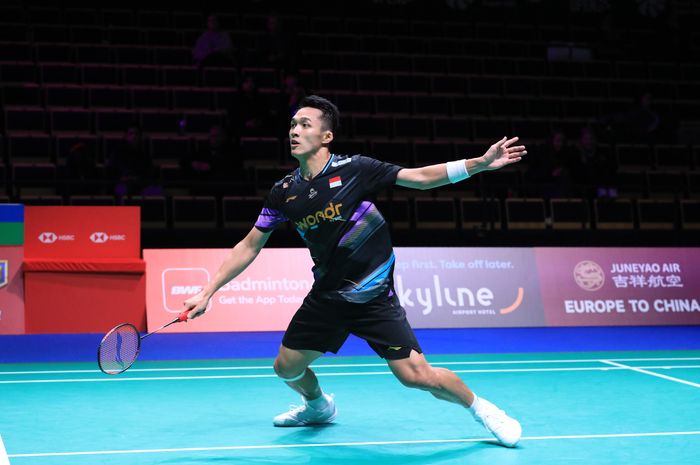 Pebulu tangkis tunggal putra Indonesia, Jonatan Christie, pada babak pertama Arctic Open 2024 di Vantaan Energia Areena, Vantaa, Finlandia, Rabu (9/10/2024).