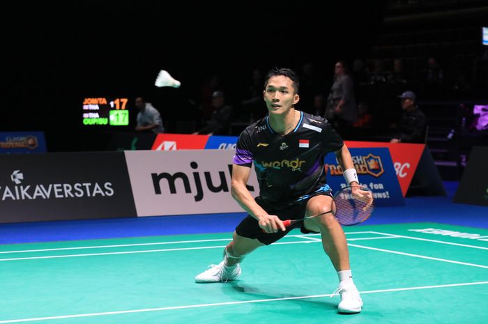 Jonatan Christie harus puas jadi runner-up pada Arctic Open 2024 setelah dikalahkan Chou Tien Chen.