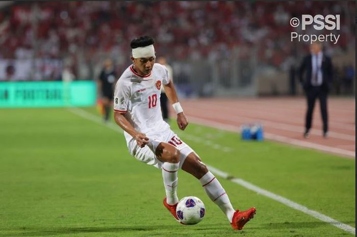 Aksi Malik Risaldi saat laga Bahrain Vs Timnas Indonesia di Stadion Nasional Bahrain, Rifa, Bahrain pada Kamis (10/10/2024).