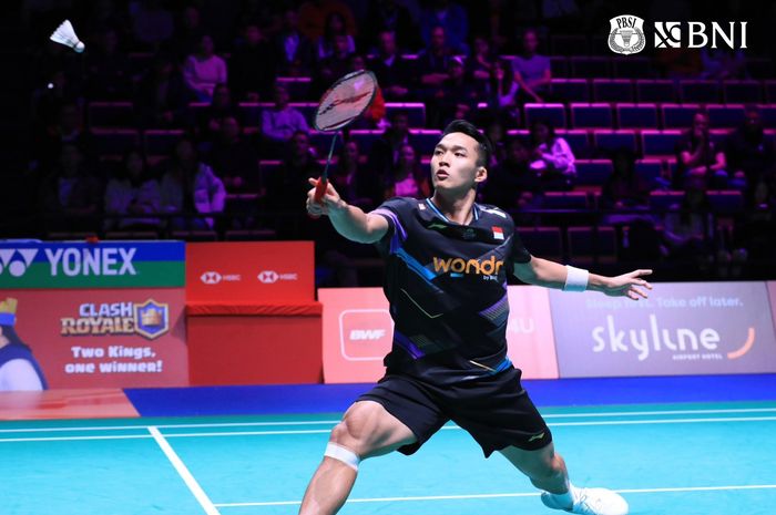 Tunggal putra Indonesia, Jonatan Christie, saat tampil pada final Arctic Open 2024 di Vantaan Energia Areena, Vantaa, Finlandia, 13 Oktober 2024.