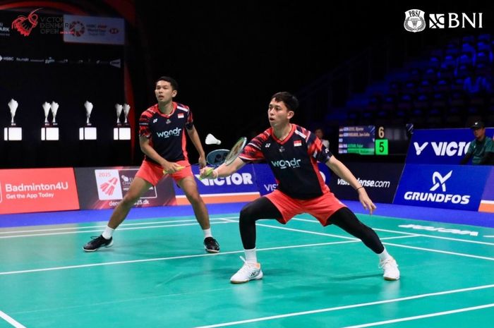 Ganda putra Indonesia, Fajar Alfian/Muhammad Rian Ardianto, saat tampil pada babak pertama Denmark Open 2024 di Jyske Bank Arena, Odense, Denmark, 16 Oktober 2024.