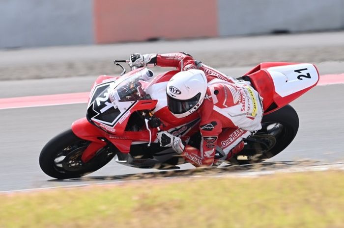 M. Adenanta Putra menjadi salah satu pembalap Astra Honda yang akan tampil di Final Kejurnas Mandalika Racing Series pada 19-20 Oktober 2024.