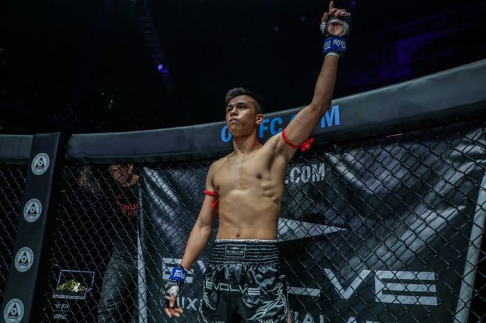 Jagoan kelas terbang Muay Thai ONE Championship, Panpayak Jitmuangnon, menargetkan kemenangan KO dalam aksi kembalinya di ONE Friday Fights 83 pada Jumat (18/10/2024) di Bangkok. 