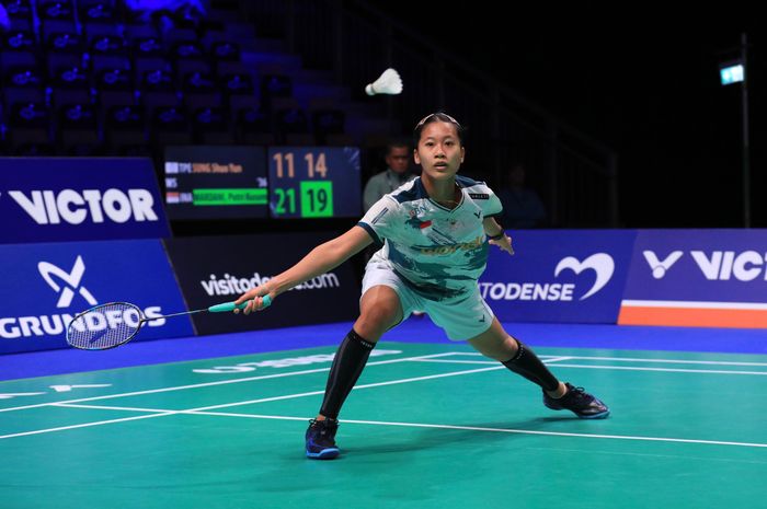 Aksu tunggal putri Indonesia, Putri Kusuma Wardani melawan Sung Shuo Yun (Taiwan) pada babak 16 besar Denmark Open 2024 di Jyske Bank Arena, Odense, Denmark, Kamis (17/10/2024).