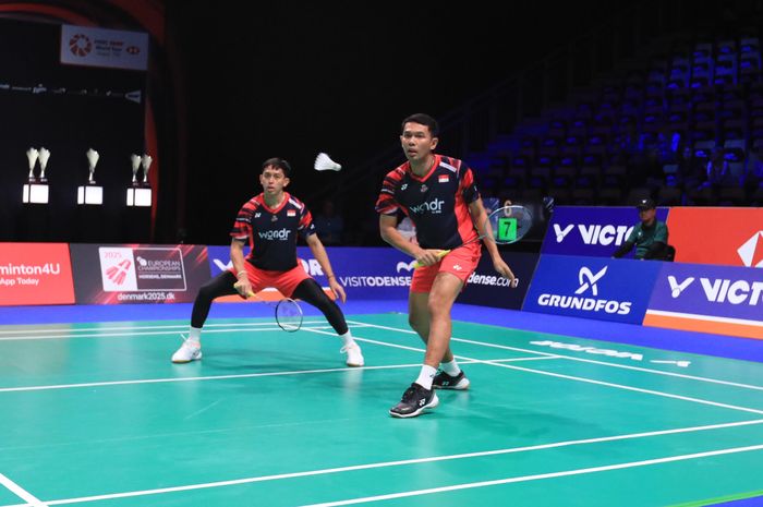 Pasangan ganda putra Indonesia, Fajar Alfian/Muhammad Rian Ardianto, saat tampil pada babak pertama Denmark Open 2024 di Jyske Bank Arena, Odense, Denmark,  Kamis (16/10/2024).