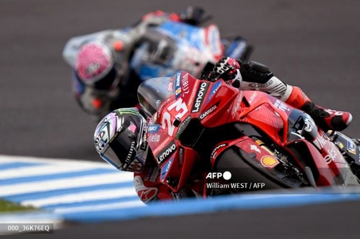 Aksi Enea Bastianini (Ducati Lenovo) pada sesi Practice MotoGP Australia 2024 di Sirkuit Phillip Island, Australia, Jumat (18/10/2024).