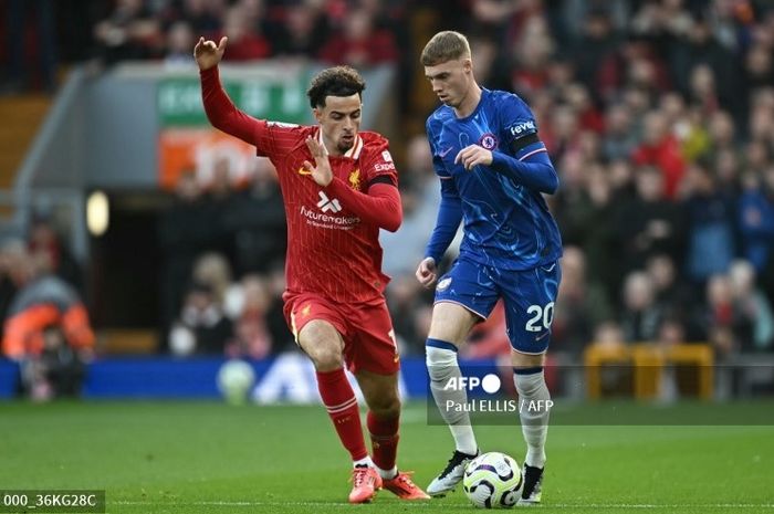 Arne Slot memberikan pujian selangit kepada akamsi Liverpool, Curtis Jones, yang sukses menuntaskan tugas dobel.