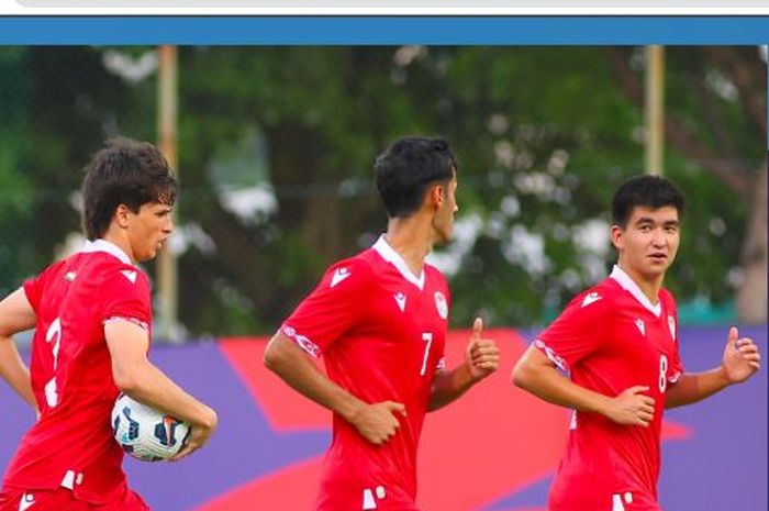 Selebrasi pemain Timnas U-17 Tajikistan usai mencetak gol ke gawang Timnas U-17 Guam di Kualifikasi Piala Asia U-17 2025.