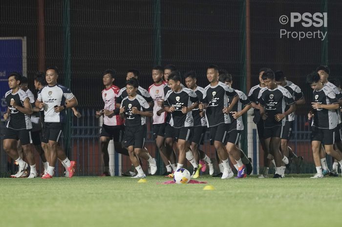 Timnas U-17 Indonesia menjalani sesi latihan jelang Kualifikasi Piala Asia U-17 2025.