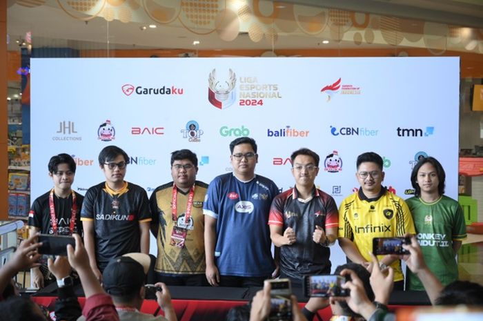 Konferensi Pers Liga 1 Esports Nasional, yang diselenggarakan di Mall Taman Anggrek, Jakarta Barat, Jumat (25/10/2024).